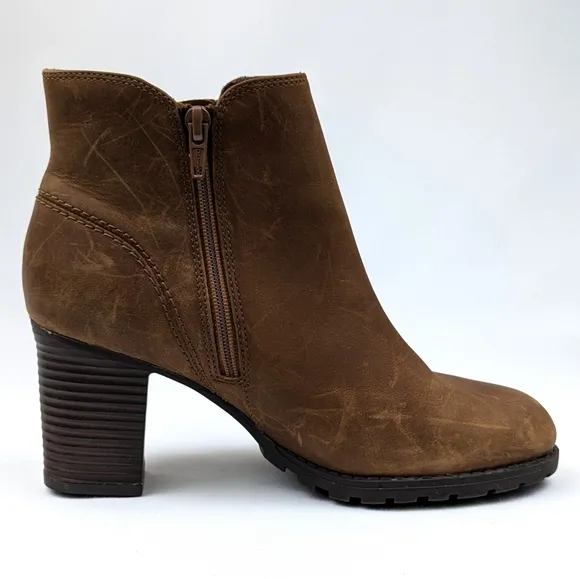 Clarks Verona Trish Distressed Leather Ankle Boot Block Heel Side Zip Notched 7