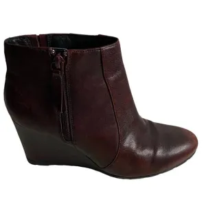 Clarks Women's Crystal Quartz Chelsea Burgundy Ankle Boots Sz 6.5