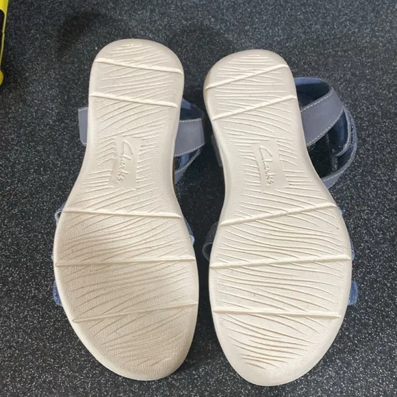 Clarks Women’s Leather Sandals Size 8.5
