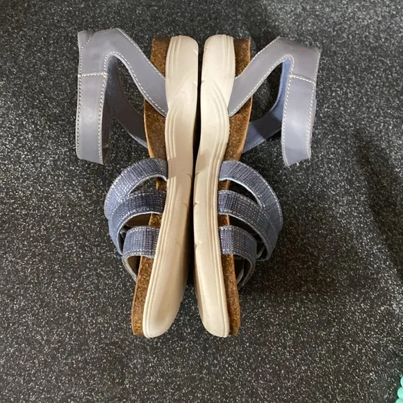 Clarks Women’s Leather Sandals Size 8.5