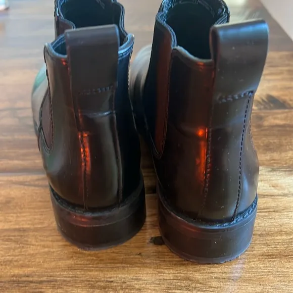 Clarks Women’s Ria Chelsea Black Leather Essential Ankle Boot 7.5
