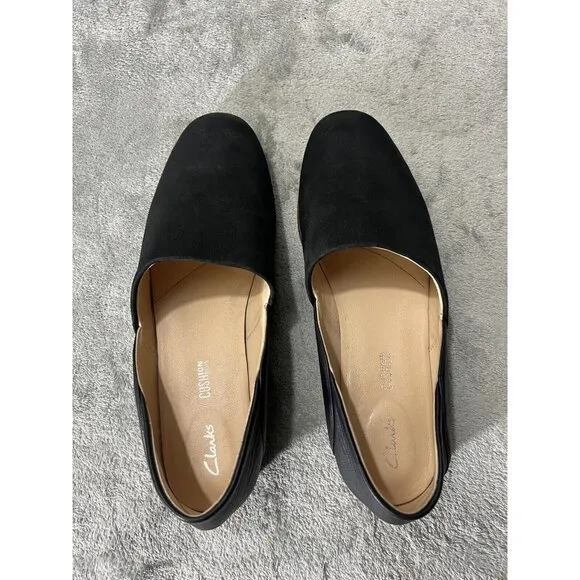 Clarks Women’s Size 9 Black Leather Suede Pure Tone Loafers Flats Classic Comfy