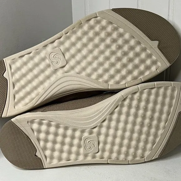 Cloudsteppers by Clarks Step Padded Insole Canvas Loafers in Sand Size 8