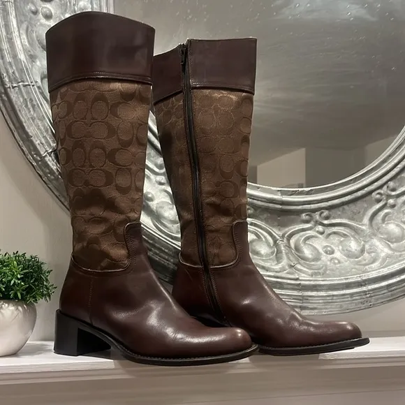 Coach Carole signature leather tall riding boots size 7 side zip up