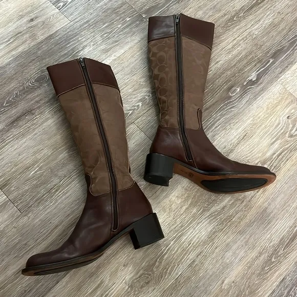 Coach Carole signature leather tall riding boots size 7 side zip up