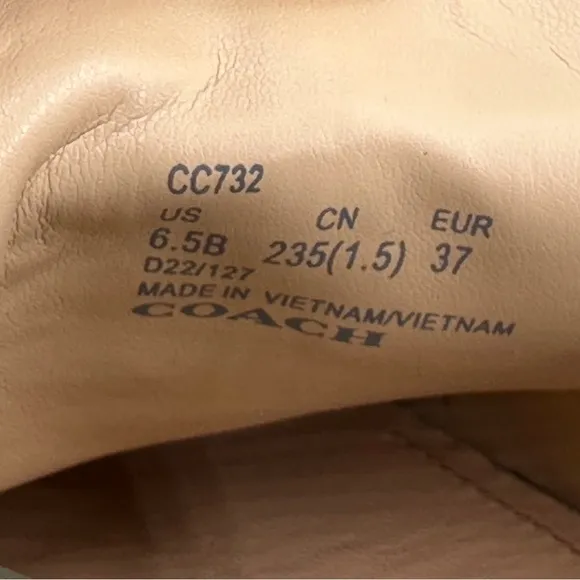 Coach Leah Signature Canvas Loafers. Size 6.5