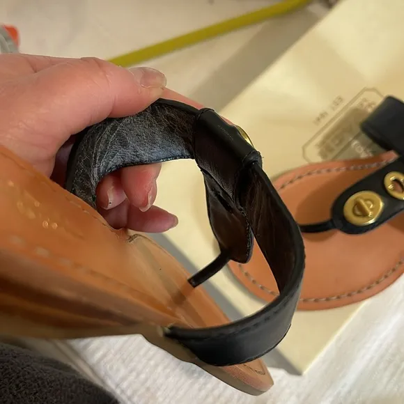 COACH - Skylar Veg leather sandals - NWT