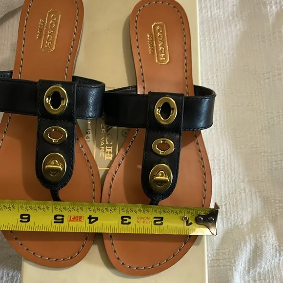 COACH - Skylar Veg leather sandals - NWT