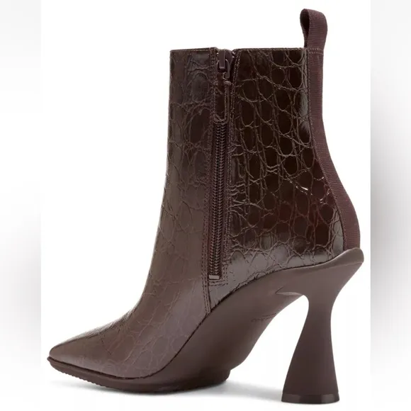 Cole Haan GA York Embossed Leather Side Zip Ankle Boots Size 8 NWOT