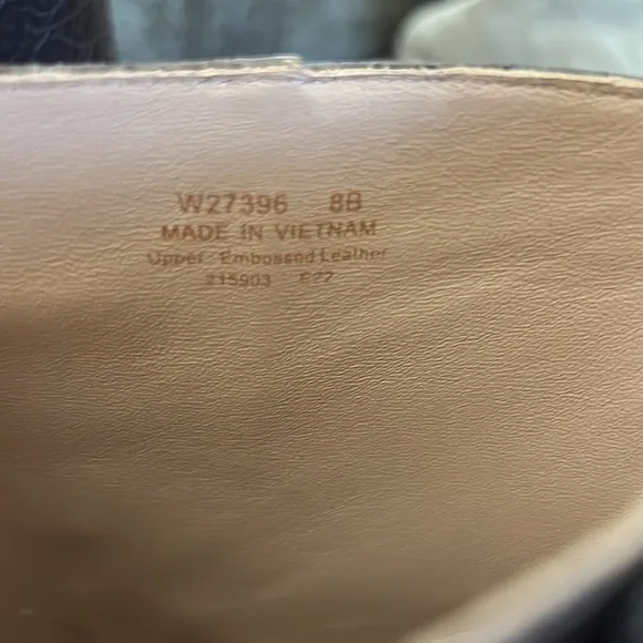 Cole Haan GA York Embossed Leather Side Zip Ankle Boots Size 8 NWOT