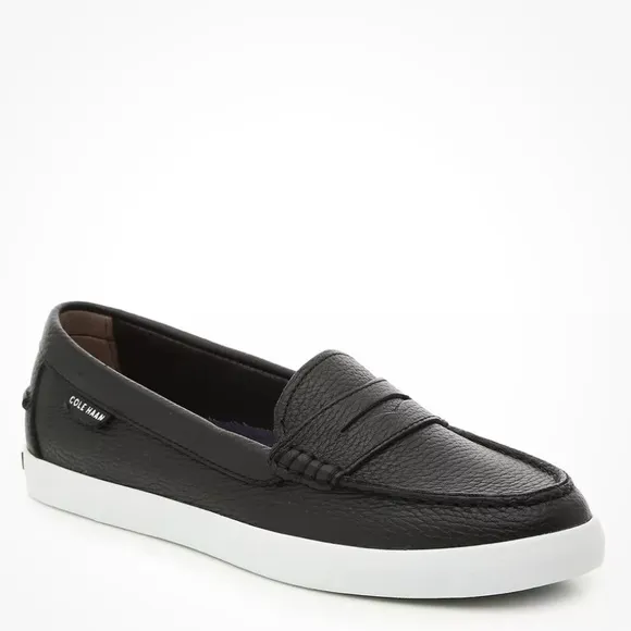 Cole Haan Woman’s Black Nantucket Loafers Size 8.5
