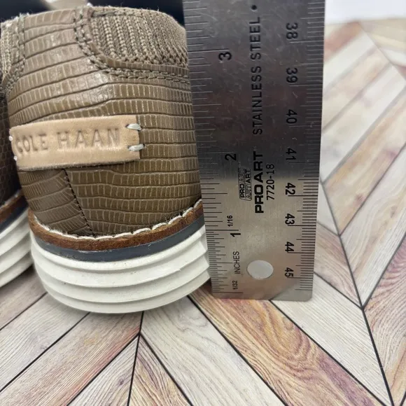 Cole Haan| women’s Brown Loafers with Slip-On Design and Breathable Upper Sz 6.5