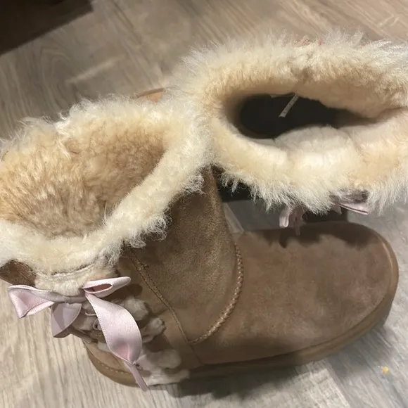 COPY - Ugg Boots; chestnut color with side bow. Size 2