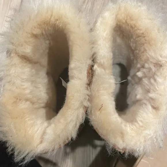 COPY - Ugg Boots; chestnut color with side bow. Size 2