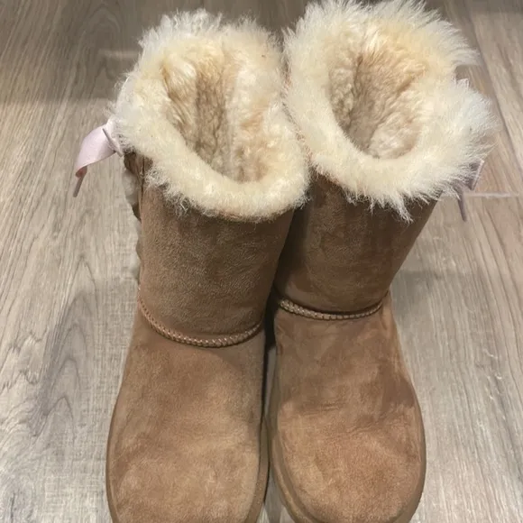 COPY - Ugg Boots; chestnut color with side bow. Size 2