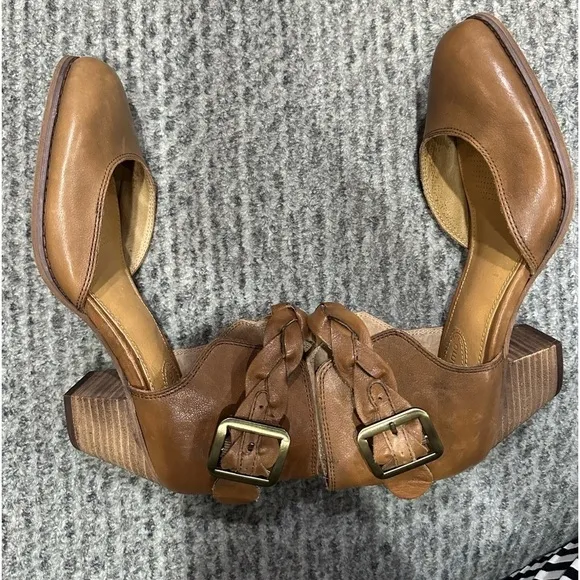 Corso Como camel leather sandals