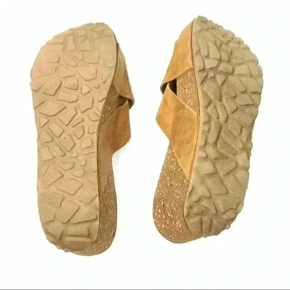 Cristina Francini sandals size 8.5 tan Italian leather chunky cork flatforms