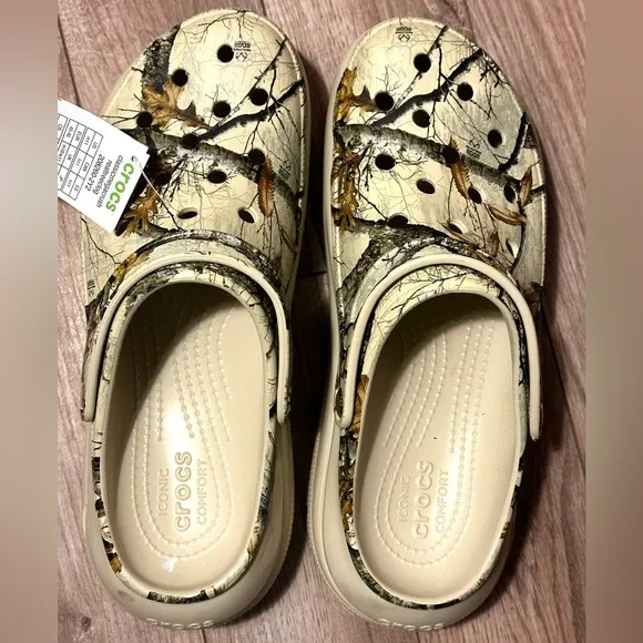 Crocs Mega Crush Realtree Edge Bone Camo Clog Slides Sandals