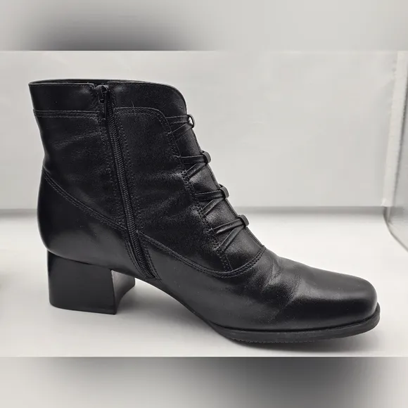 Croft &amp; Barrow Knotted Side Zipped Boots