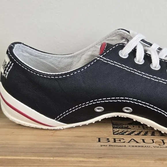 CTAS 8 Limited Edition Deluxe 2009 Black Leather Low Top Slim Sneakers Shoes