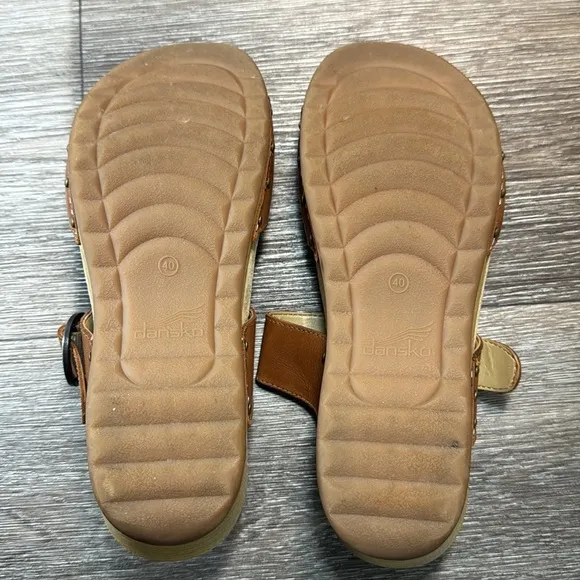 Dansko brown leather sandals size 40 (b36)