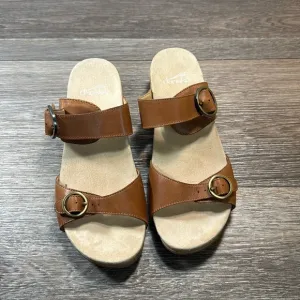 Dansko brown leather sandals size 40 (b36)