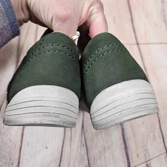 Dansko | Leela Moss Green Suede Casual Sneakers