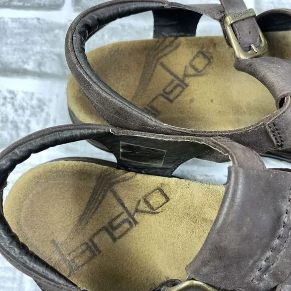 Dansko Men’s Size  9.5/10- 43 EU Brown Leather Fisherman Sandals