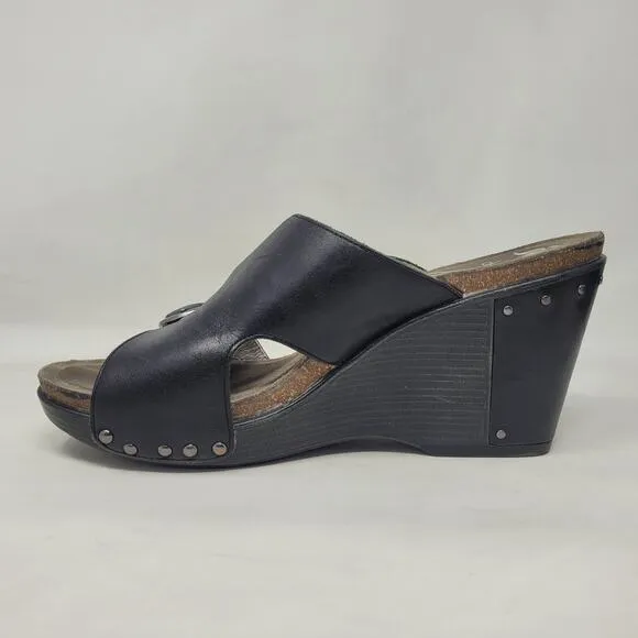 Dansko Sandals Womens EU41 US11 Black Leather Fern Wedge Sandals Buckles Studs