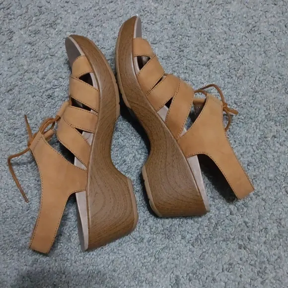 Dansko Women's Brown Leather Sandals- 38