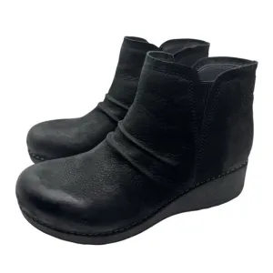 Dansko Women's Caley Milled Black Nubuck Chelsea Wedge Boots Size 8.5-9 EUR 39