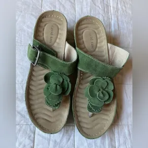 David Tate Green Suede Floral Applique Chunky Wedge Heel Sandals y2k Fairy - 9M