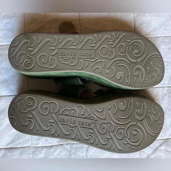 David Tate Green Suede Floral Applique Chunky Wedge Heel Sandals y2k Fairy - 9M