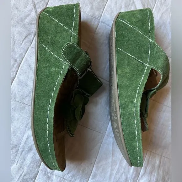 David Tate Green Suede Floral Applique Chunky Wedge Heel Sandals y2k Fairy - 9M
