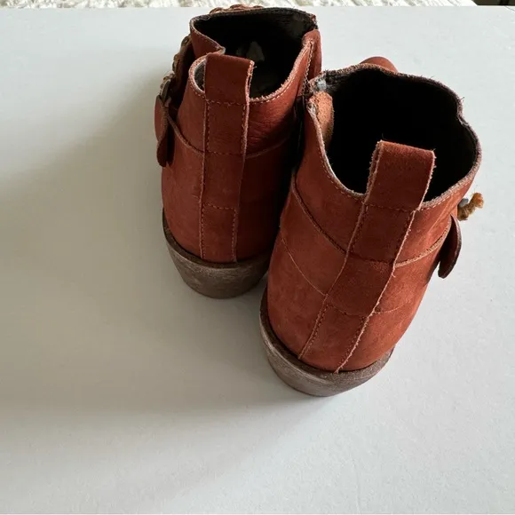 Diego di Luca Rust Colored Ankle Boots, 7, Rope Detail at Ankle, Like New