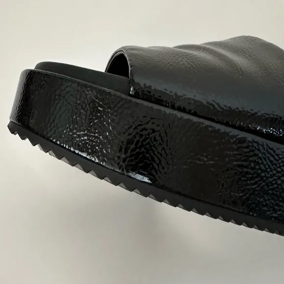 DKNY Black Patent Vegan Leather Platform Slide Sandals Style 'Ci' Size- 8.5