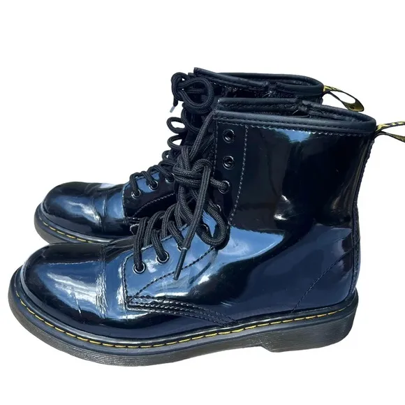Doc Dr  Martens kids patent leather boots 36 5 L