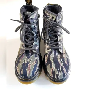 Doc Martens AirWair children Size 2 bounce Combat Boots Side Zip 1460J camo