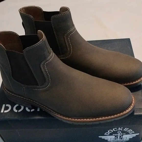 Dockers Men's Ransom Chelsea Boots  size 10.5M