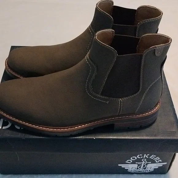 Dockers Men's Ransom Chelsea Boots  size 10.5M