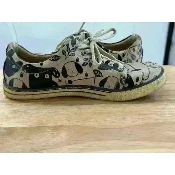 DOGO Vegan Leather Monochrome Dog Lace-Up Sneakers - Women's Size 8.5 (EU 39)
