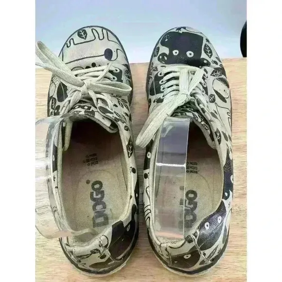 DOGO Vegan Leather Monochrome Dog Lace-Up Sneakers - Women's Size 8.5 (EU 39)