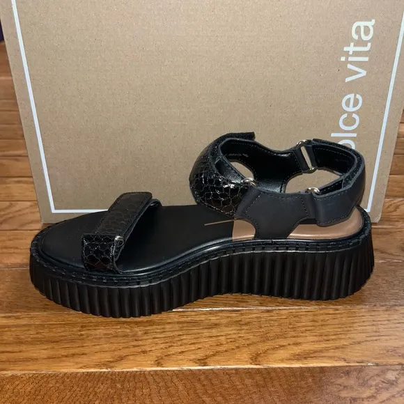 Dolce Vita Debra Platform Sandals Midnight Black Embossed Leather Women’s Size 8