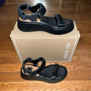 Dolce Vita Debra Platform Sandals Midnight Black Embossed Leather Women’s Size 8