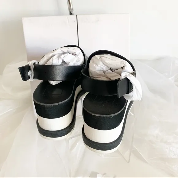 Dolce Vita Idrah Black Embossed Leather Sandals!