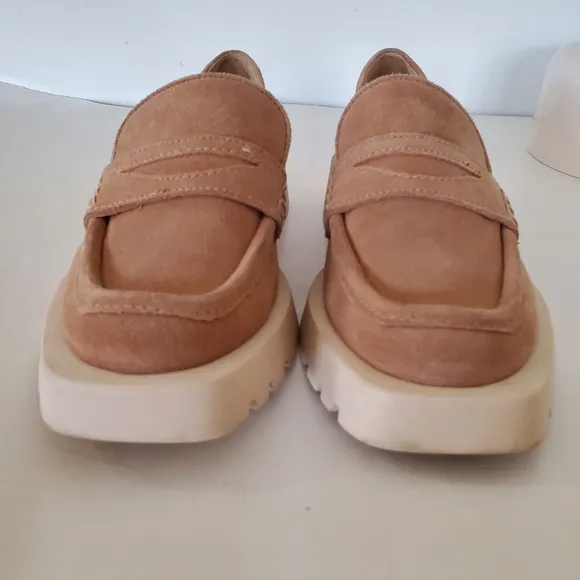 DOLCE VITA Sz 7.5 ELIAS Tan Suede Lug Sole Tailored Penny Loafer Flats Chunky