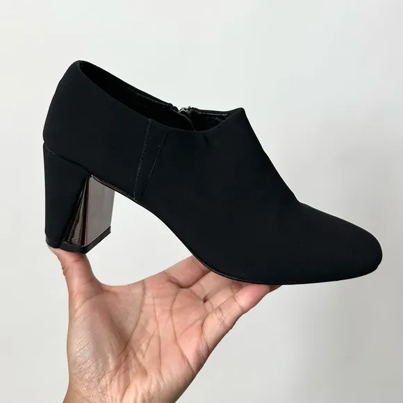 DONALD J. PLINER Classic Boots Chelsea Boots Square Toes Side Zipper Size- 9