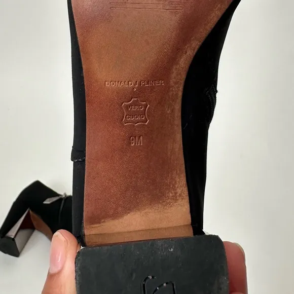 DONALD J. PLINER Classic Boots Chelsea Boots Square Toes Side Zipper Size- 9