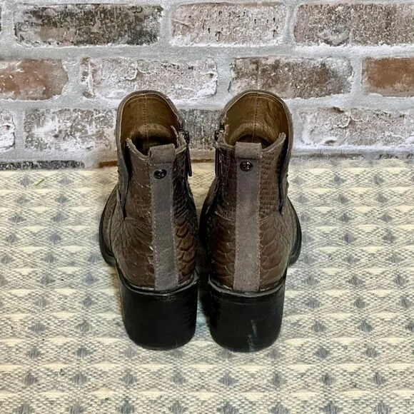 Donald Pilner gray/Brown Snake Skin Ankle Boots Western size 6‎