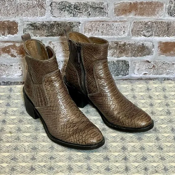 Donald Pilner gray/Brown Snake Skin Ankle Boots Western size 6‎